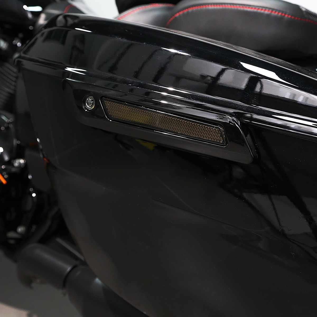 Gloss Black Hard Saddlebag Latch Cover Smoke Reflectors For Harley Touring 24-26