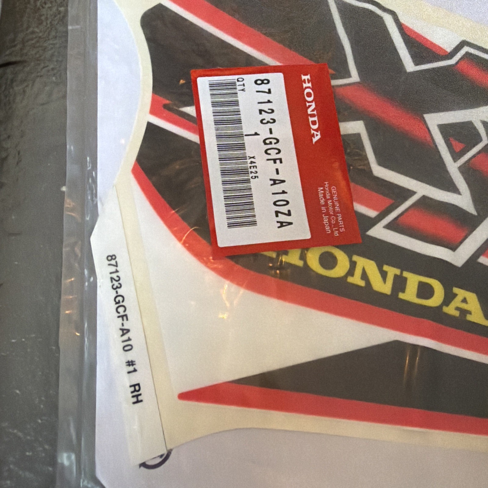 GENUINE HONDA NEW XR80R XR70R XR100R Right Side Fuel Tank Emblem 87123gcfa10za