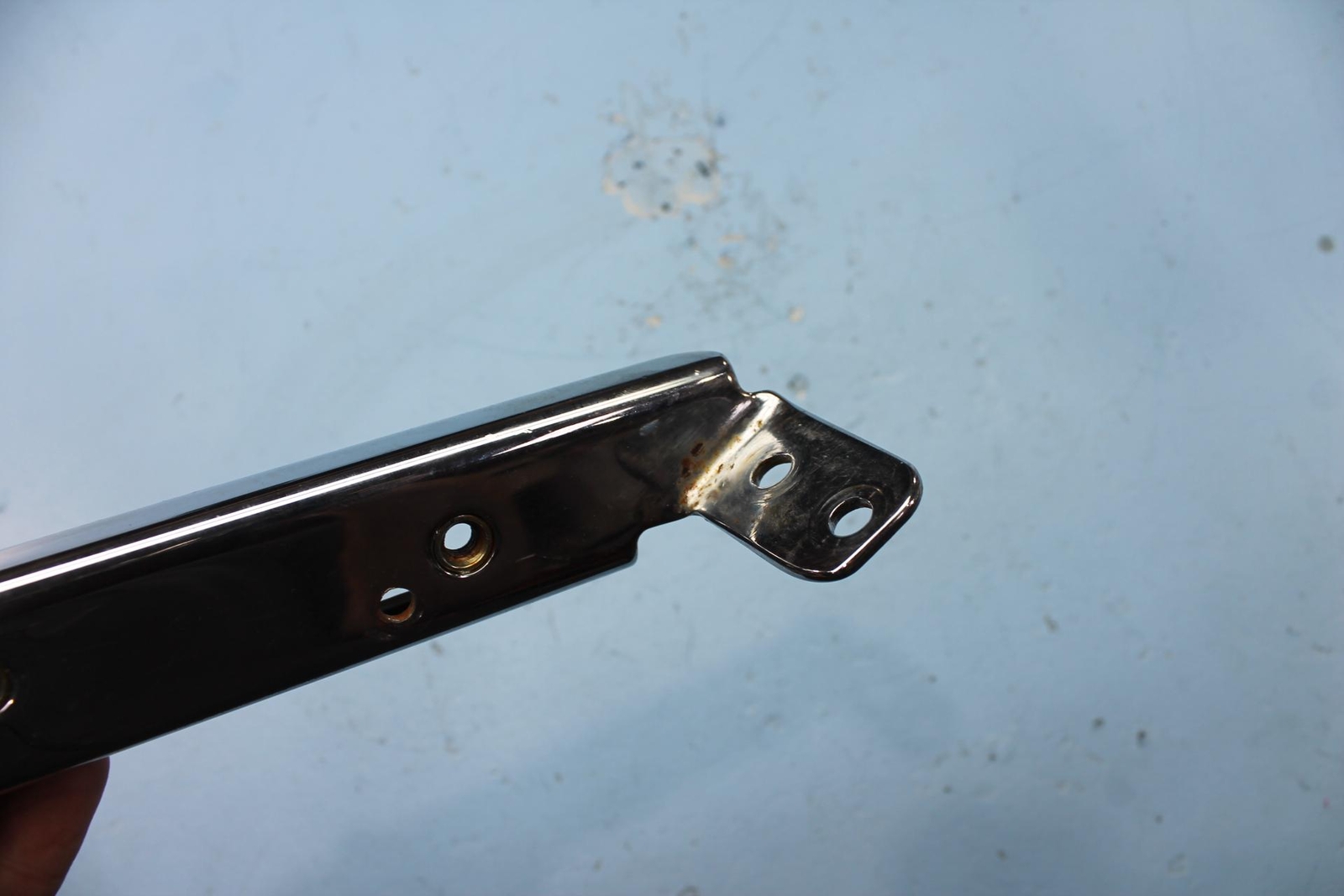 1155 01 HARLEY-DAVIDSON ROAD KING RIGHT SADDLEBAG GUARD RAIL