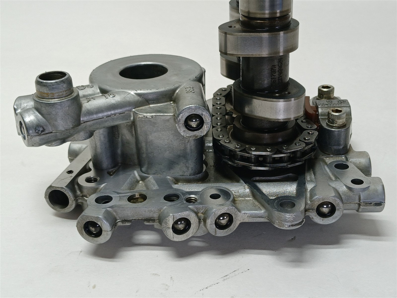 Harley-Davidson 2013 Street Glide Camshaft Plate Assembly 103″ w Cams & Oil Pump