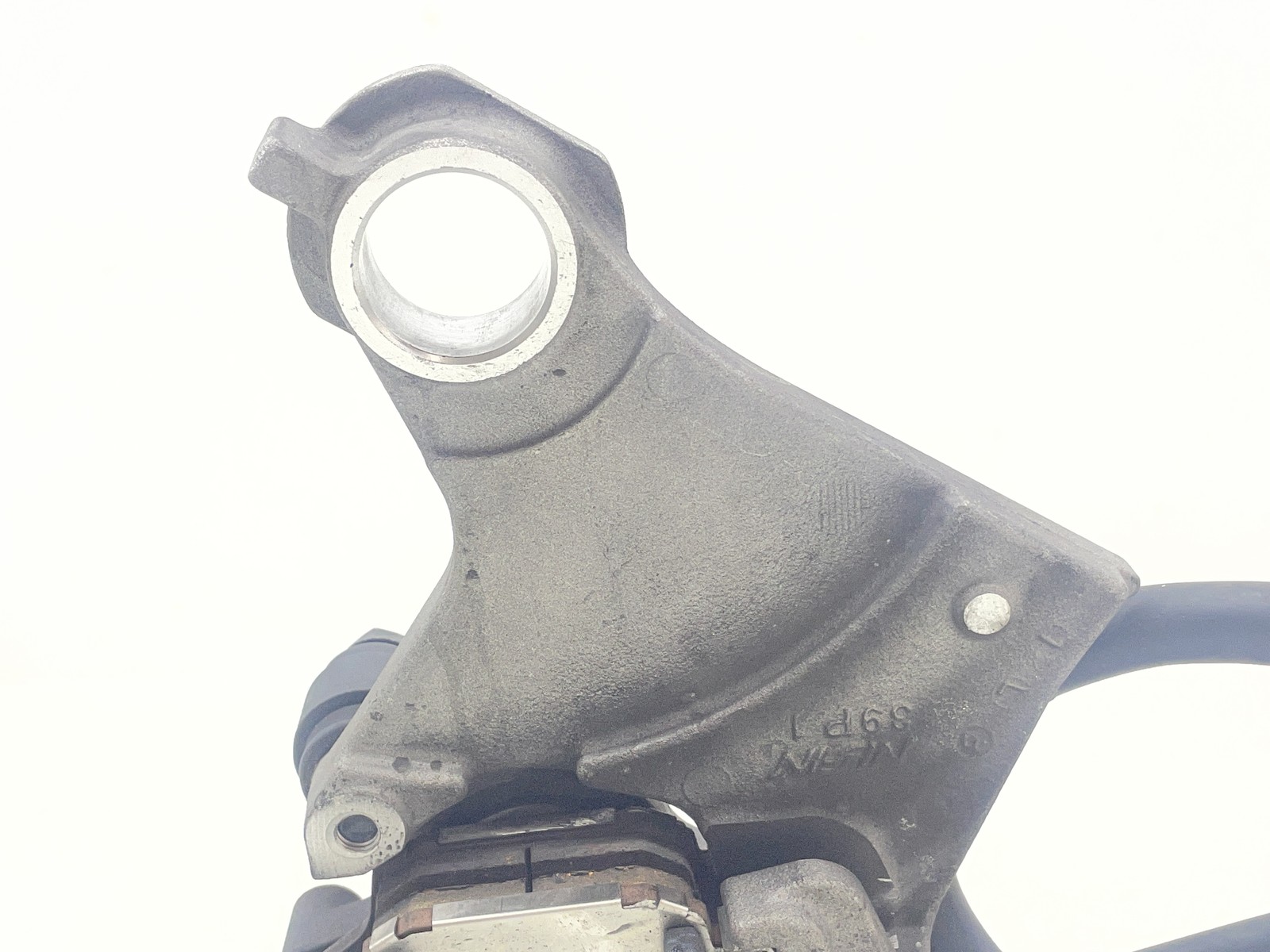 11-13 YAMAHA FZ8 RIGHT REARSET REAR DRIVER FOOT PEG MOUNT BRAKE CALIPER MASTER