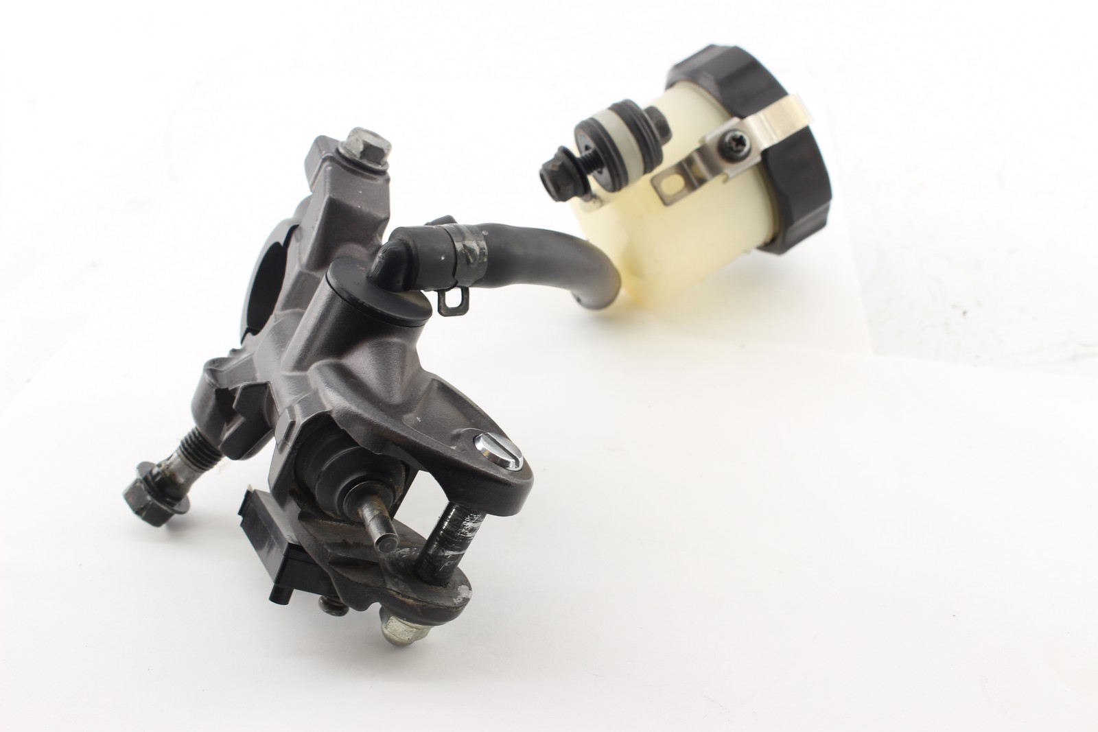 2012 HONDA CBR600RR OEM FRONT BRAKE MASTER CYLINDER W/ LEVER 45510-MFJ-305