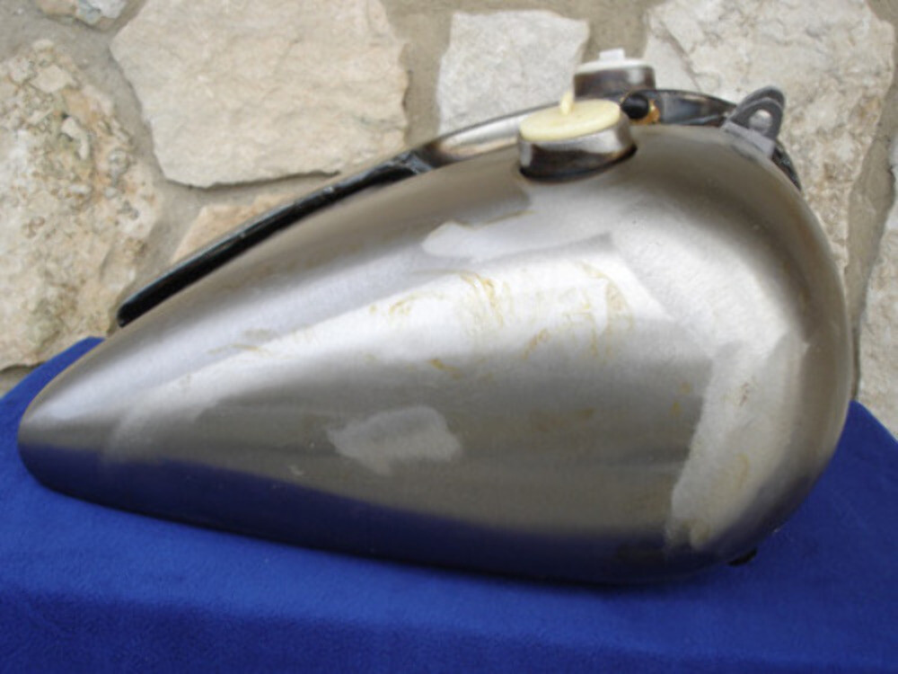 FAT BOB 5 GALLON GAS TANK 67-84 SHOVELHEAD USES STANDARD DUAL CAM LOCK GAS CAP
