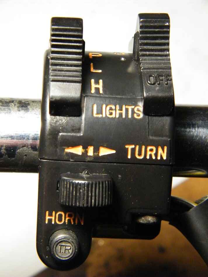 Suzuki GT750 indicator switch knob. Made in Australia