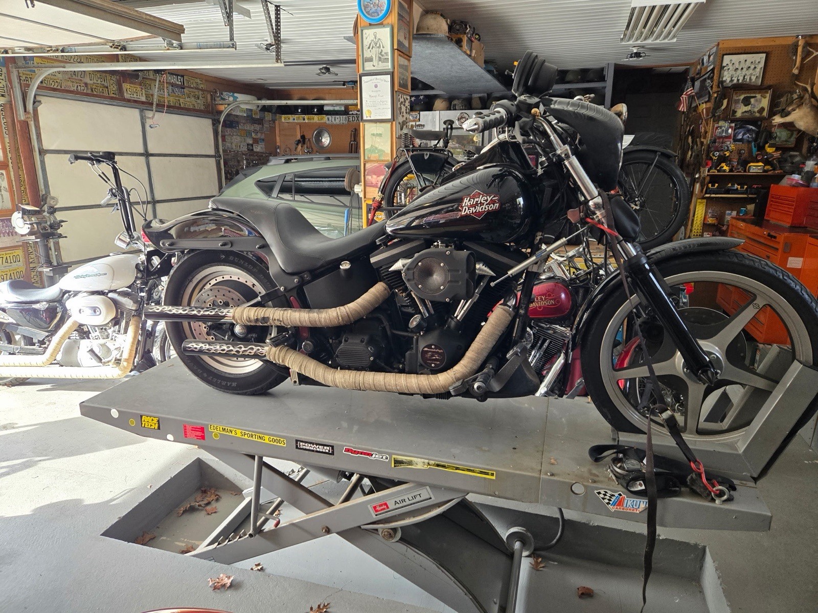 Harley Softail Chopper Shotgun2 Inch Pipes. Fits All Evo An Twin can Up To 2010