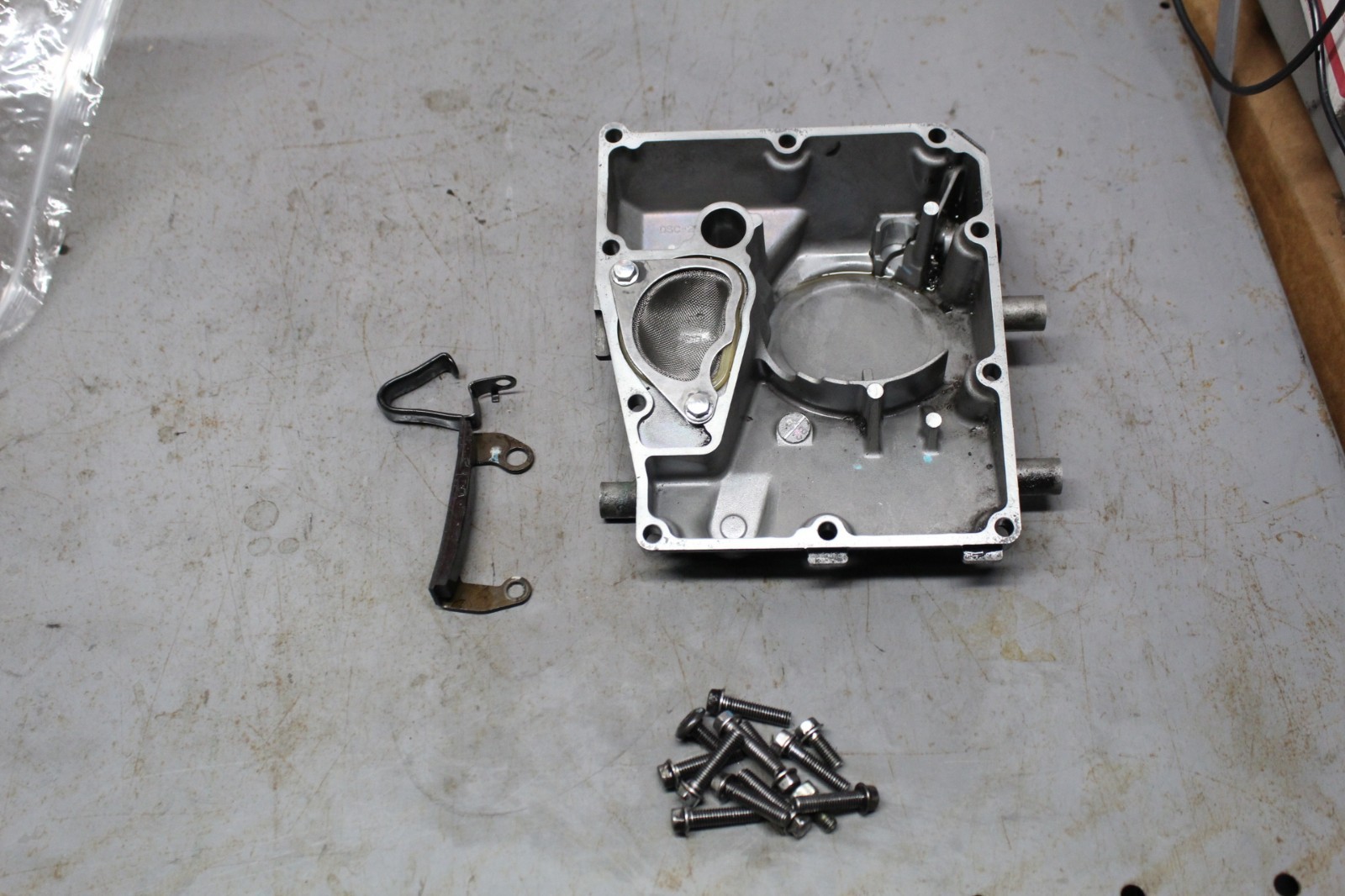 2022 KAWASAKI NINJA 650 USED OEM ENGINE OIL PAN
