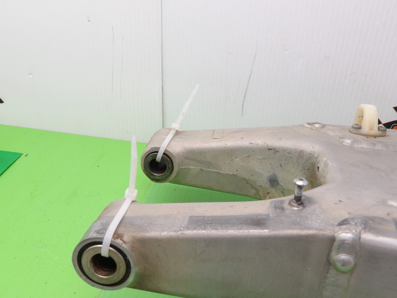🏁Swingarm – Fits 2012 Kawasaki Kx250F
