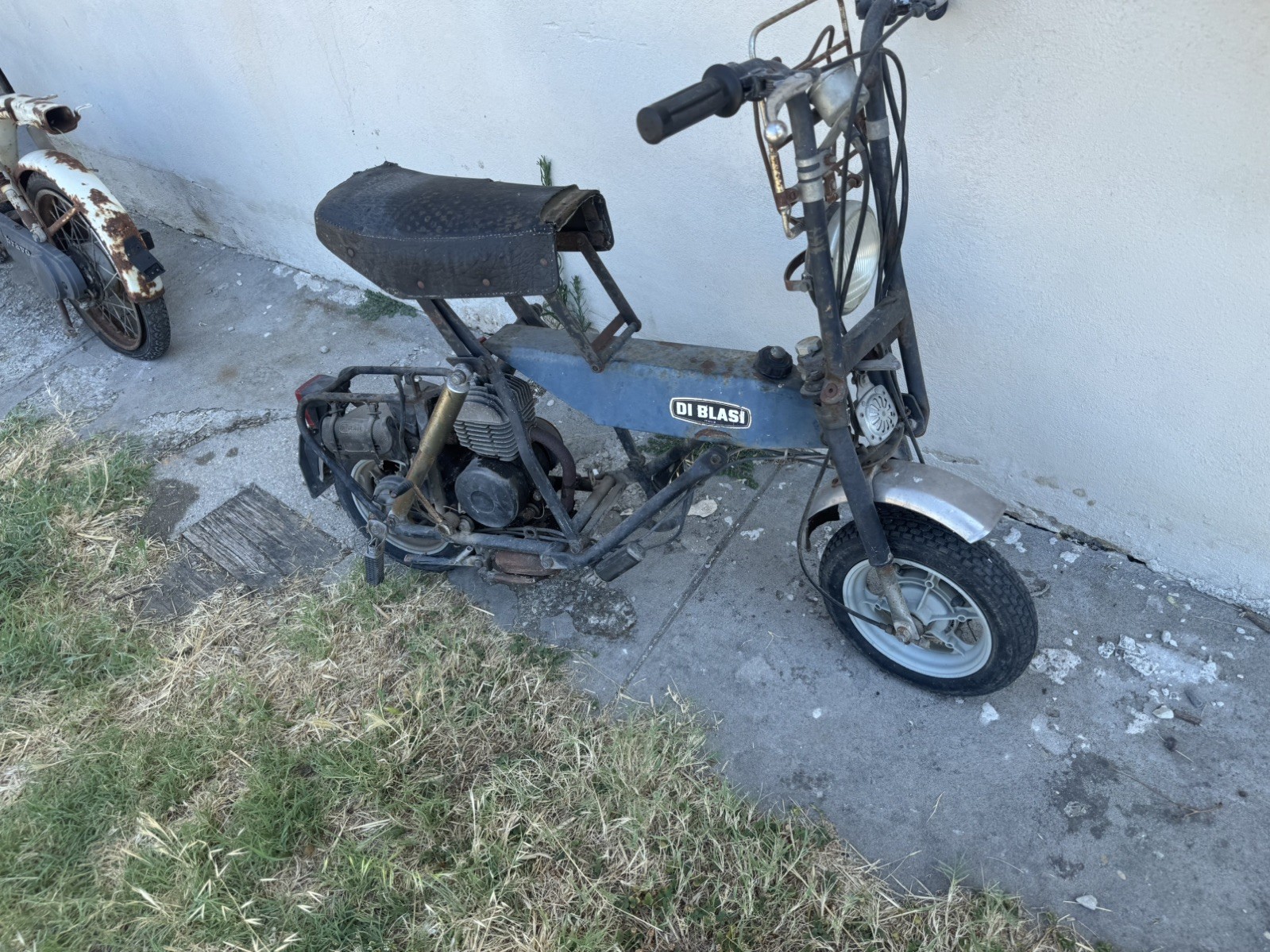 Epoca Di Blasi Camper Italy Scooter