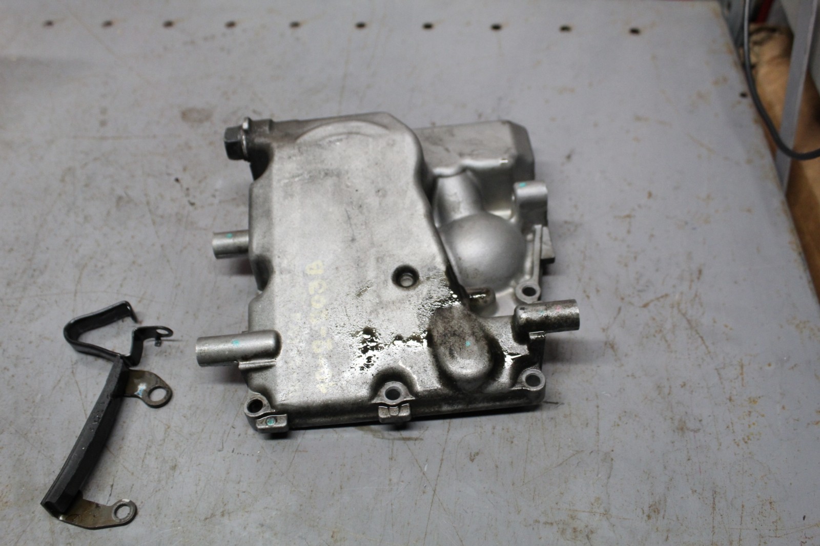 2022 KAWASAKI NINJA 650 USED OEM ENGINE OIL PAN