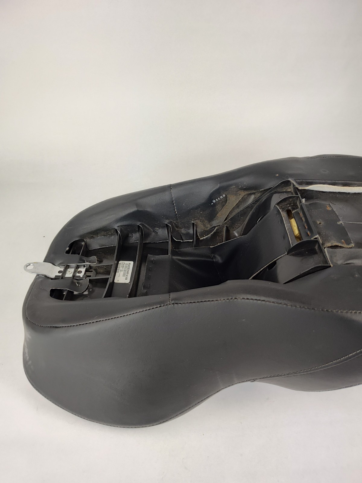 OEM 24688 Genuine Harley-Davidson Touring Stock Motorcycle Seat