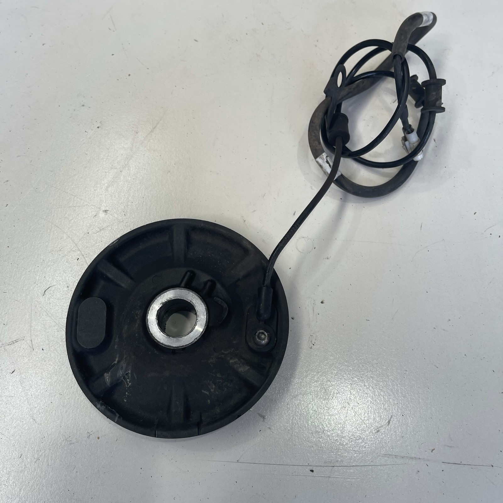 Yamaha XT1200 Super Tenere 2010 Front ABS Sensor Housing plate 23P-85970-00