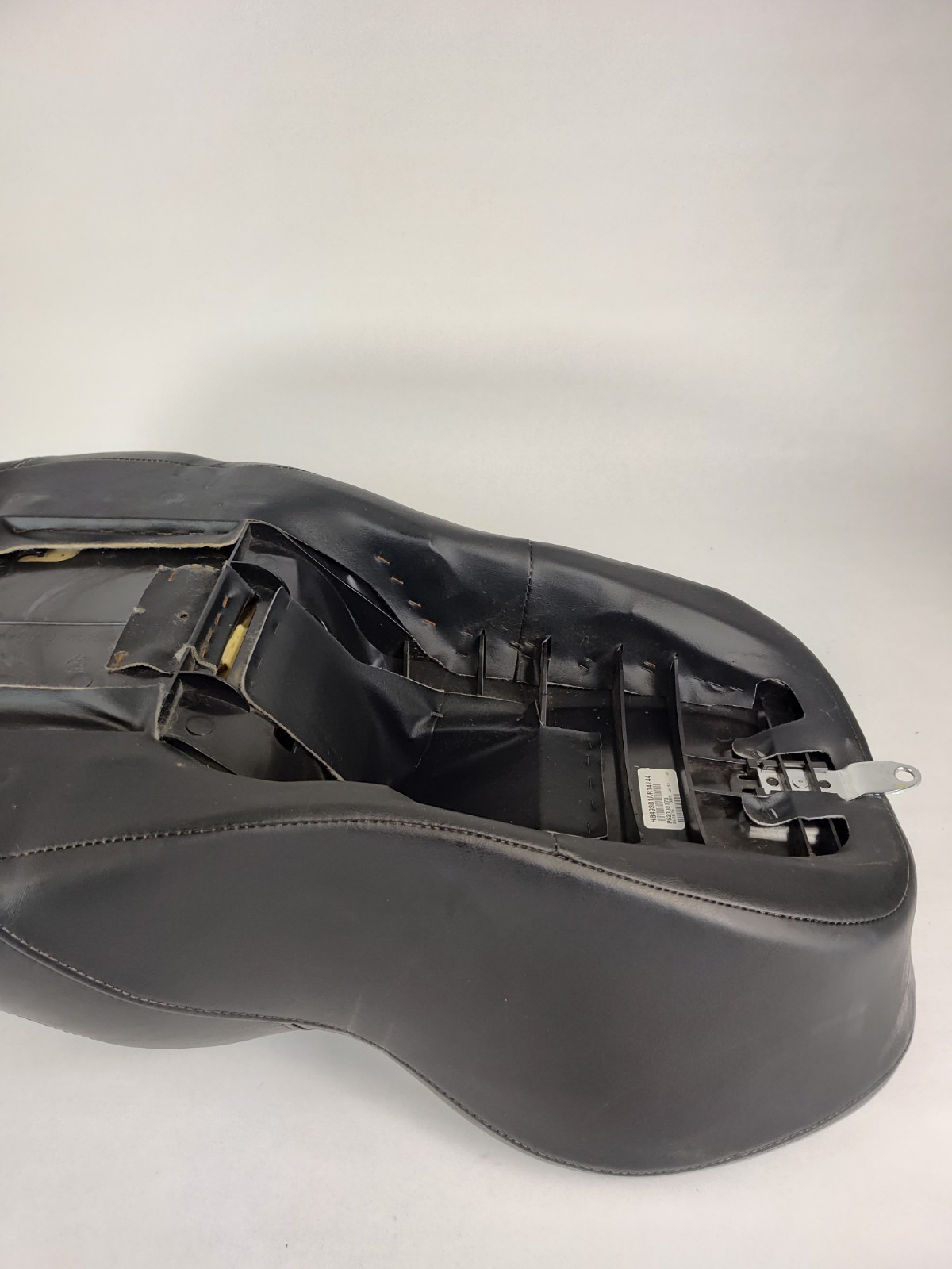 OEM 24688 Genuine Harley-Davidson Touring Stock Motorcycle Seat