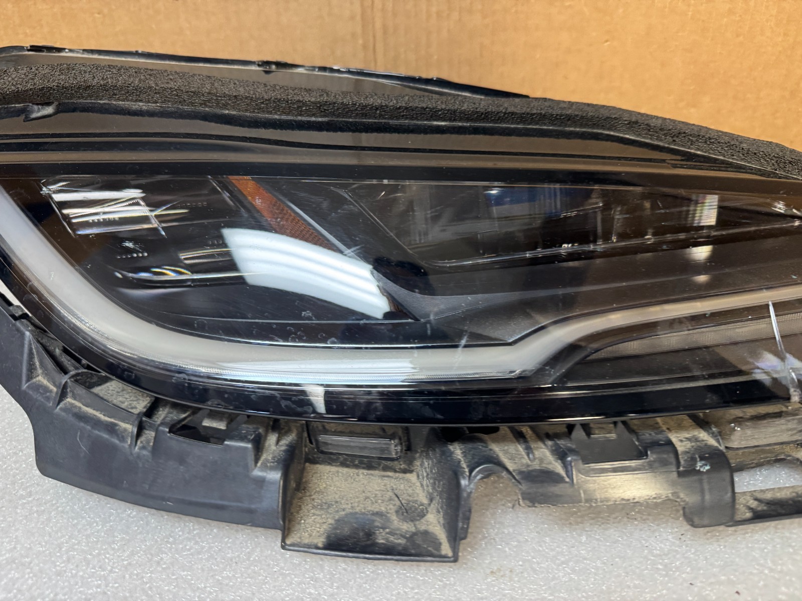 2024 2025 2026 TESLA MODEL 3 RIGHT PASSENGER SIDE HEADLIGHT OEM