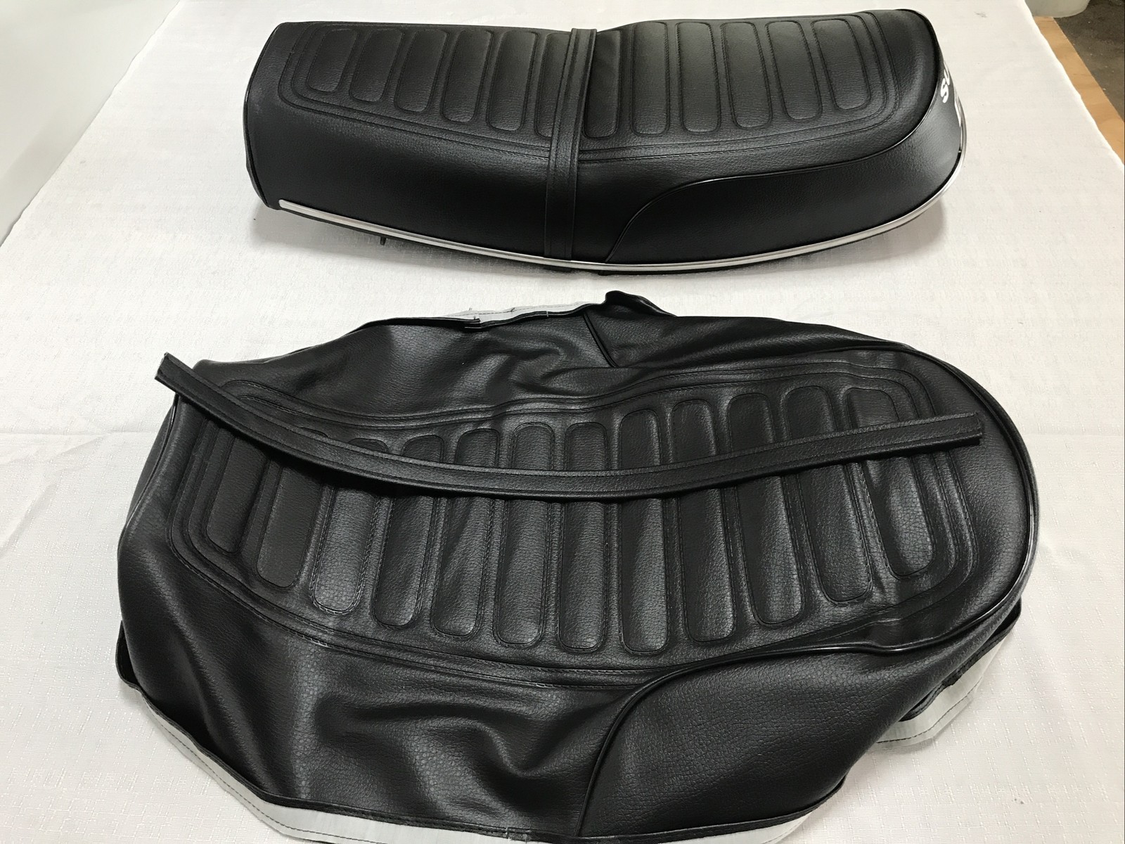 YAMAHA YT60 YF60 SEAT COVER TRI-ZINGER 4-ZINGER 1984 TO 1986 (RED) (Y-25)