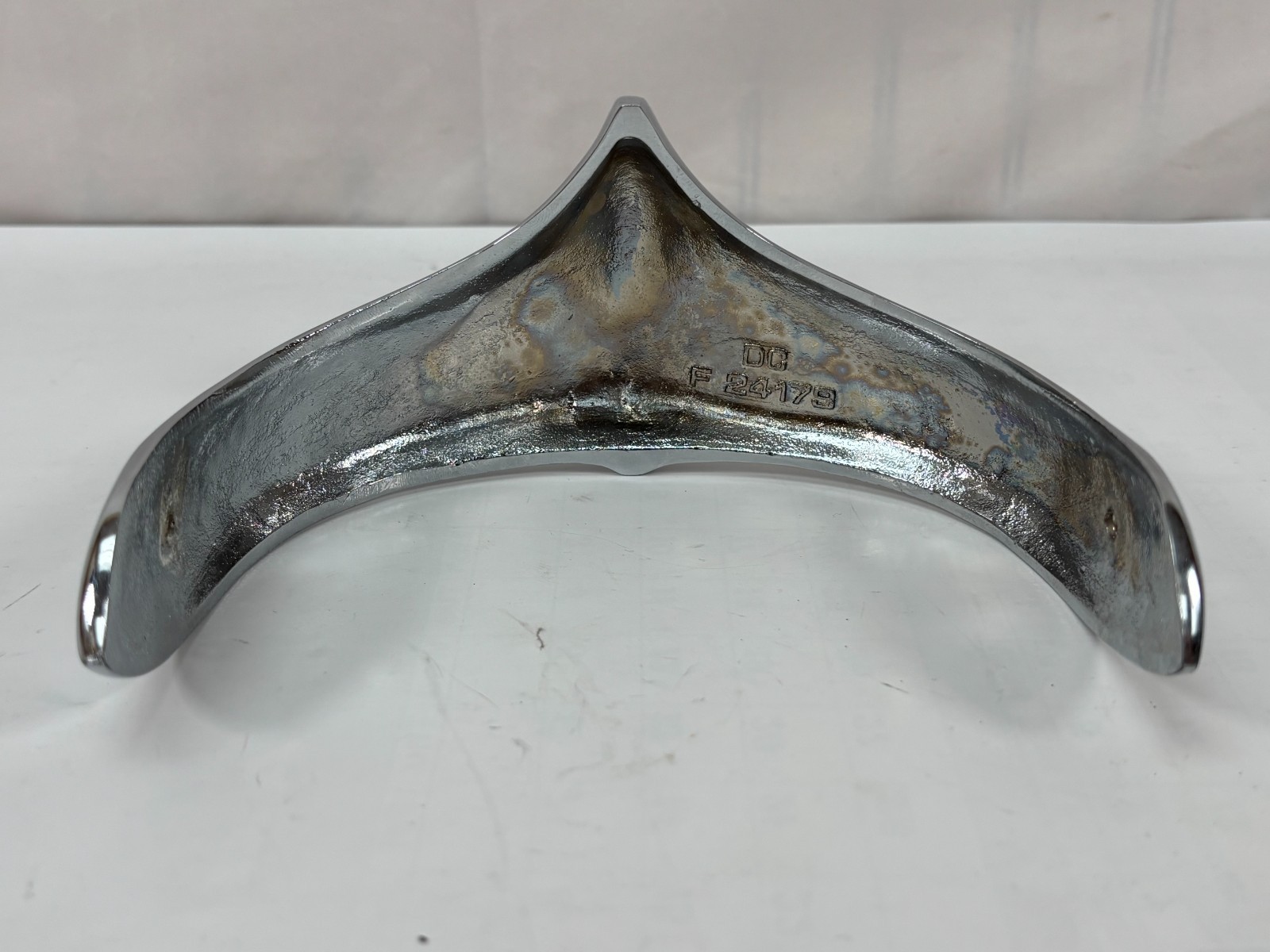 Cushman 50 Series, 52 Pacemaker, 54 Road King Chrome Front Fender Tip 4.00×8″