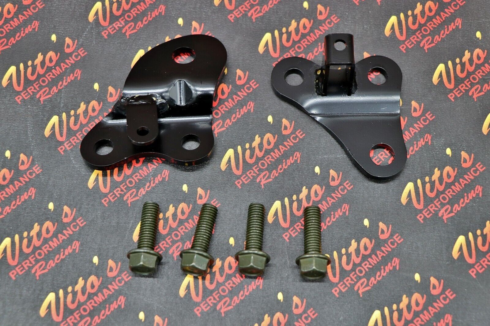 2 x NEW MOTOR MOUNTS upper front left +right + engine bolts Yamaha Banshee