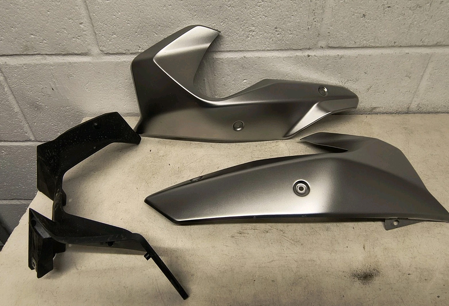 BMW R1250R R1250RS Engine Spoiler Belly Pan Stainless Kit 46631540815 2018-2025