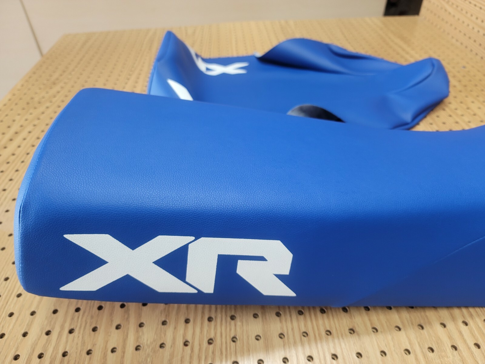 HONDA XR350R SEAT COVER HONDA XR600R SEAT COVER 1985 MODEL BLUE (H*-397)