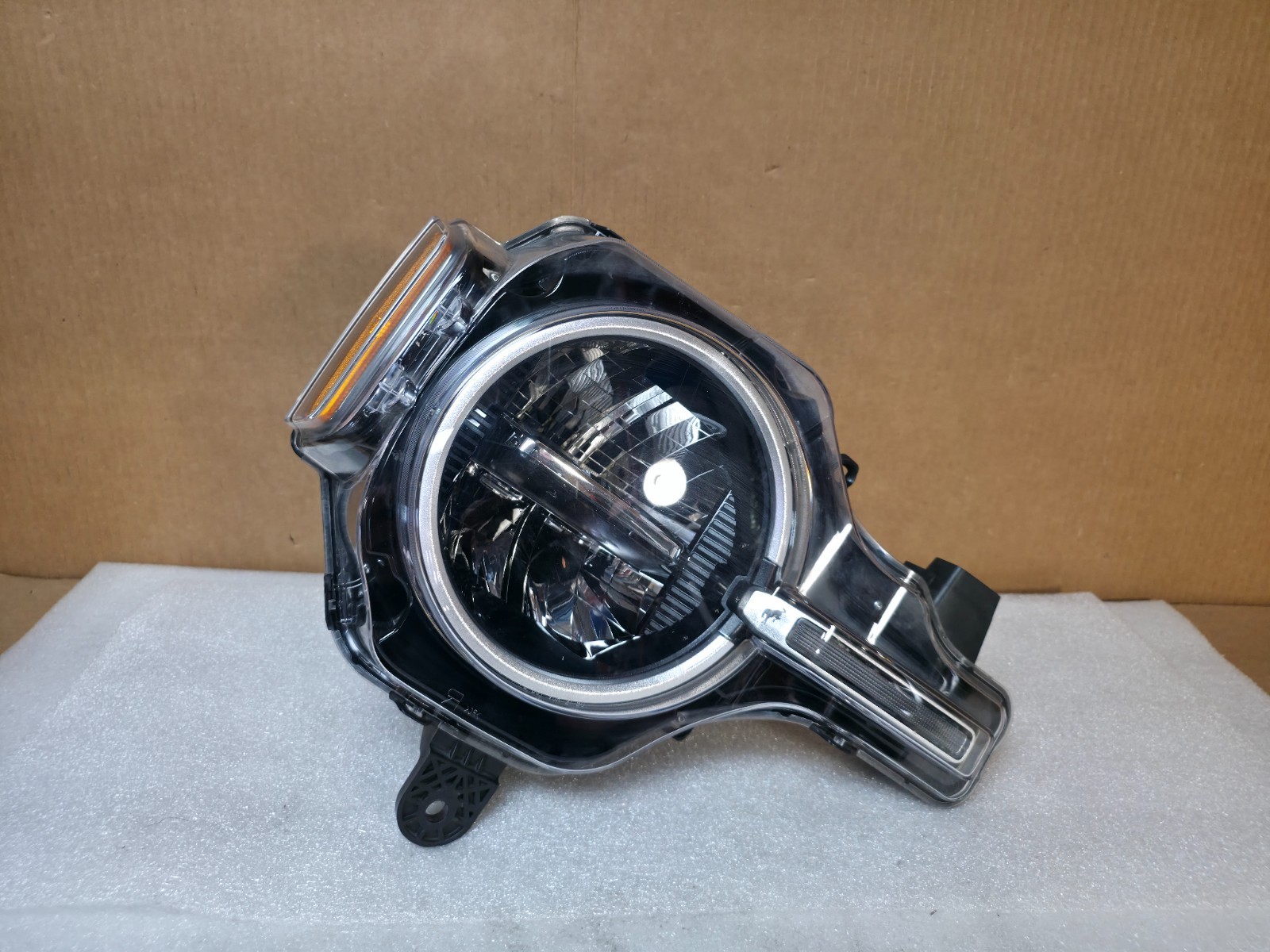 2021 2022 2023 2024 2025 FORD BRONCO RIGHT PASSENGER SIDE HEADLIGHT OEM