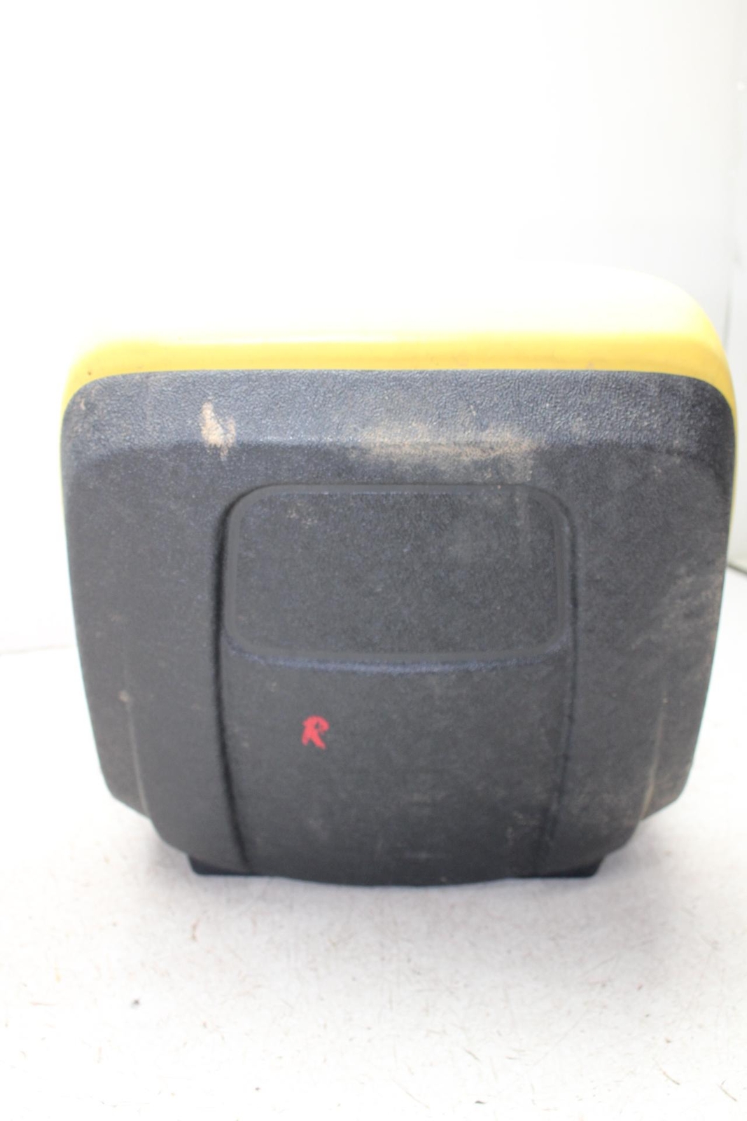 1997 JOHN DEERE GATOR 6X4 FRONT PASSENGER SIDE SEAT