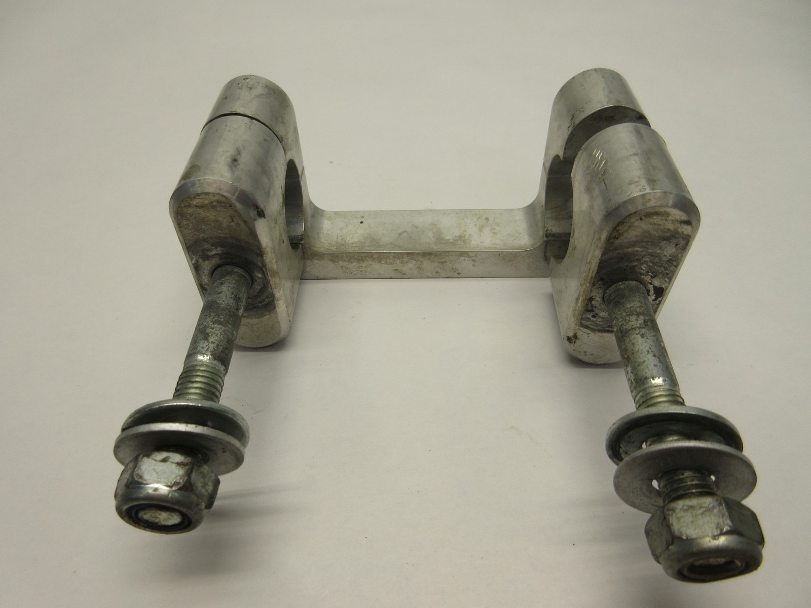LONESTAR HANDLEBAR RISER CLAMPS 1″ DIAMETER