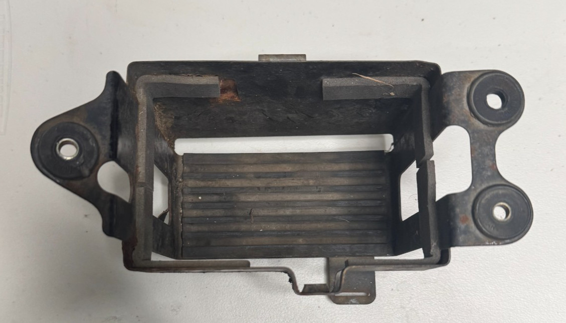 1980 Suzuki GS850G GS850 Battery Box With Rubber Pad Free Shipping! #4154045110