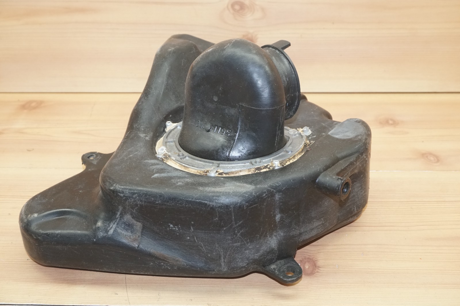 1985 Kawasaki KX250 KX 250 KX500 Airbox Air Box Cleaner Housing Case 11011-1180