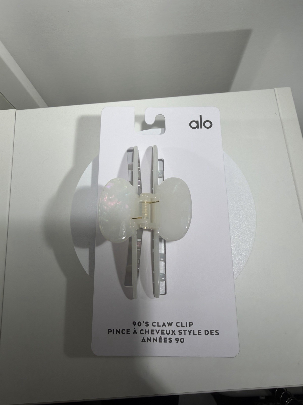 ALO Yoga 90’s Claw Clip Hair Claw White Pearl Marble Hair Accessory New With Tag