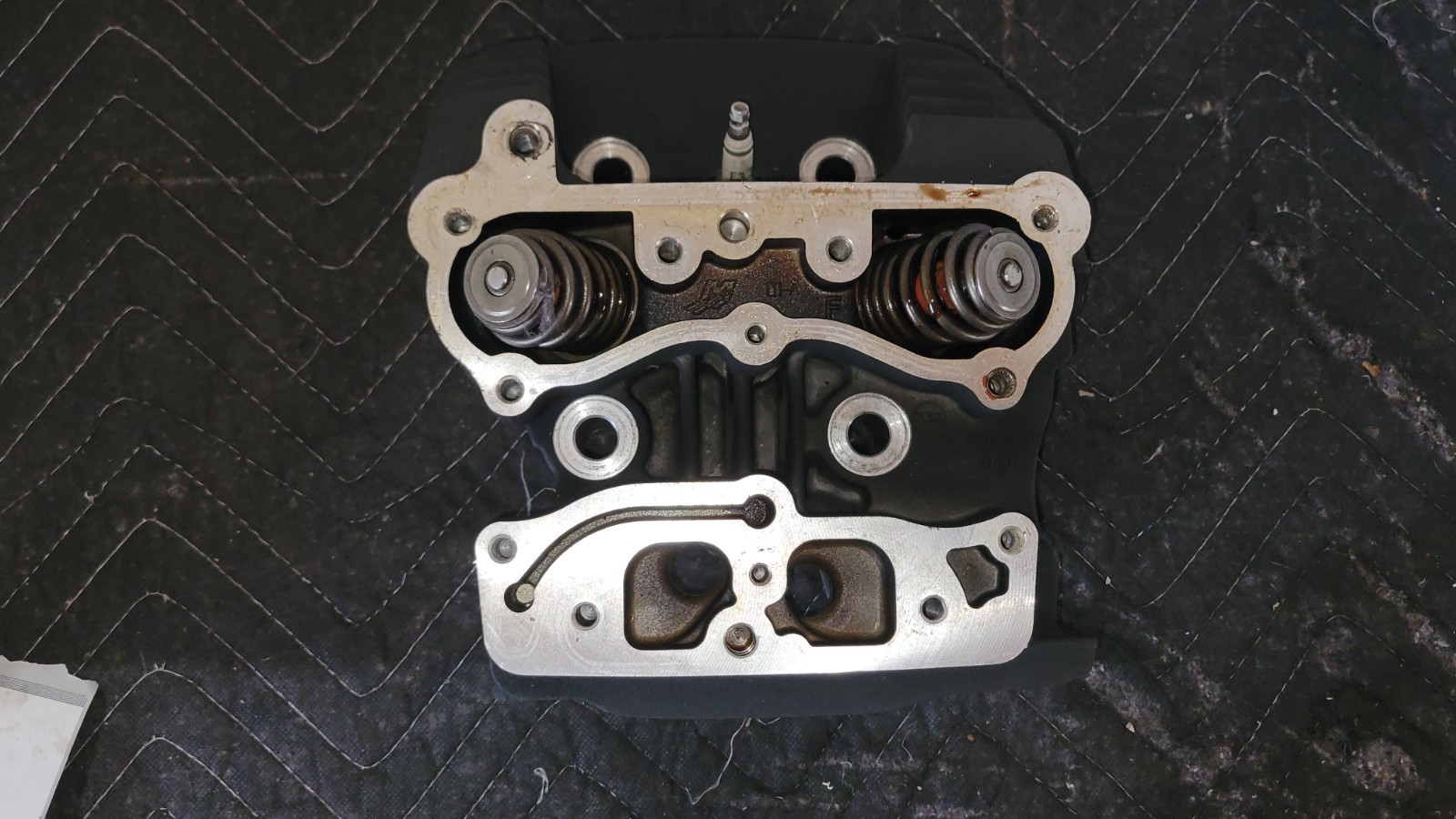 06-17 Harley-Davidson Cylinder Head 17090-06 Twin Cam 96ci w Valves