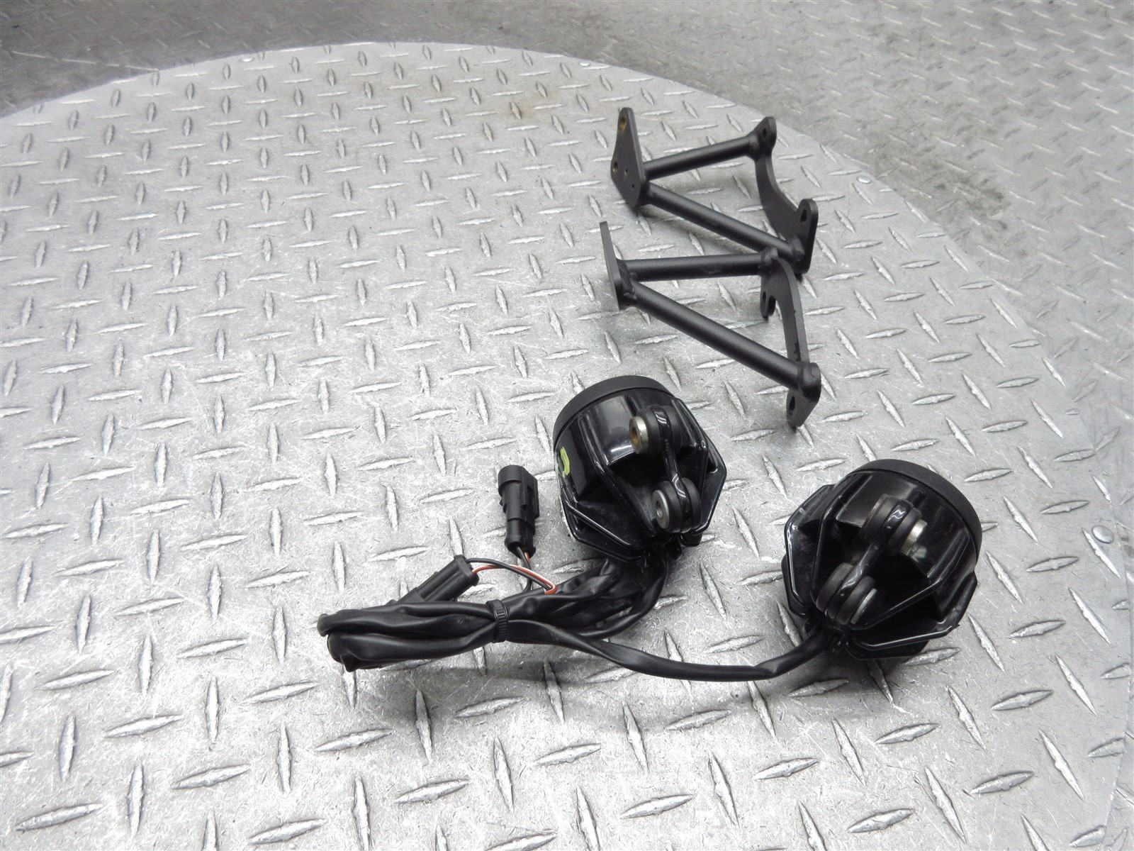 2020 19-20 Moto Guzzi V85 TT Front Fog Accessory Aux Light Bar Mount Bracket Lot