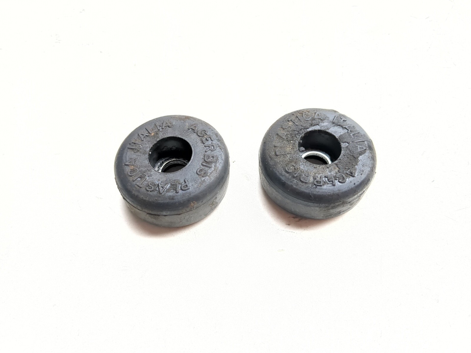08-12 Moto Guzzi V7 Classic 750 Front Left & Right Fuel Tank Mounting Rubbers
