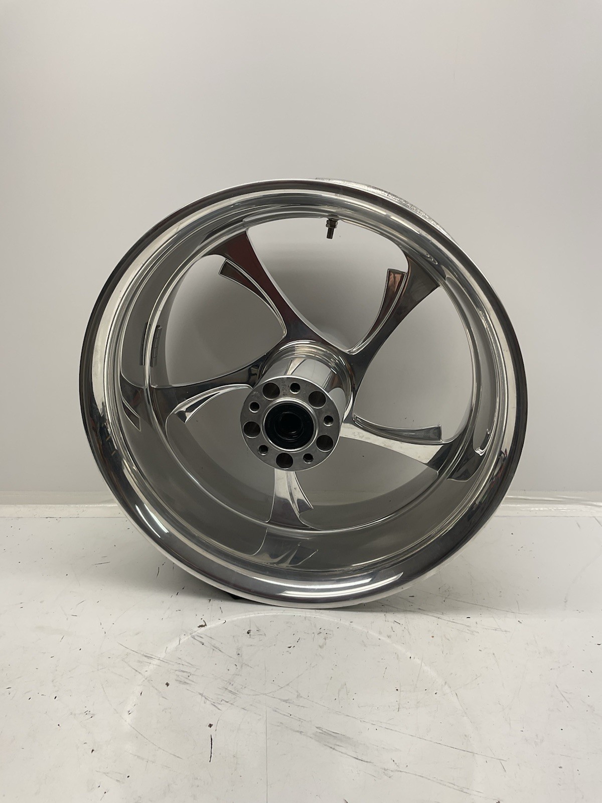 2009 victory jackpot hammer rear wheel polished 8.5 x 18 aluminum straight
