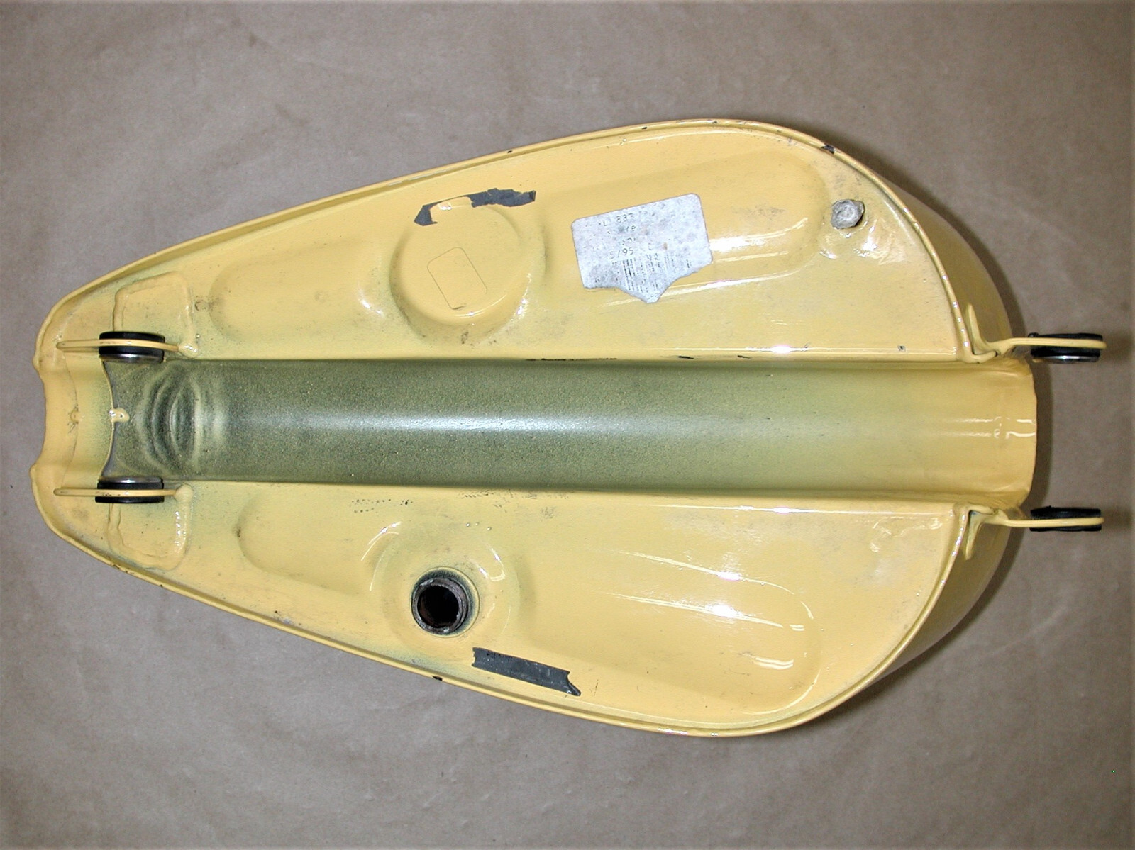 HARLEY DAVIDSON Sportster XL883 OEM 1983 2.2 Gallon Carburetor Fuel Gas Tank