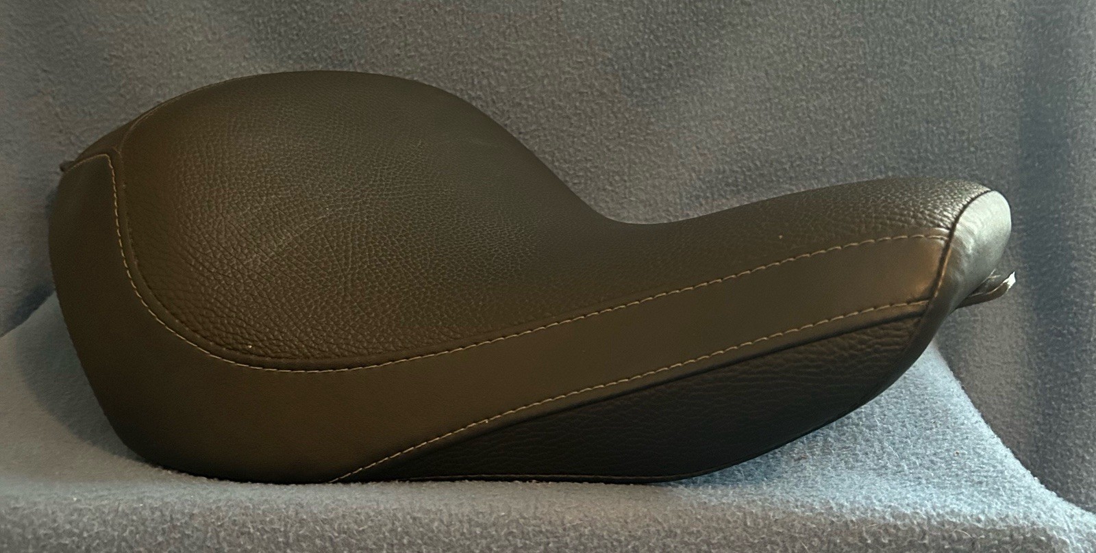Solo Super Reduced Reach Seat 48 Model Harley-Davidson 52000207 Excellent Cond…