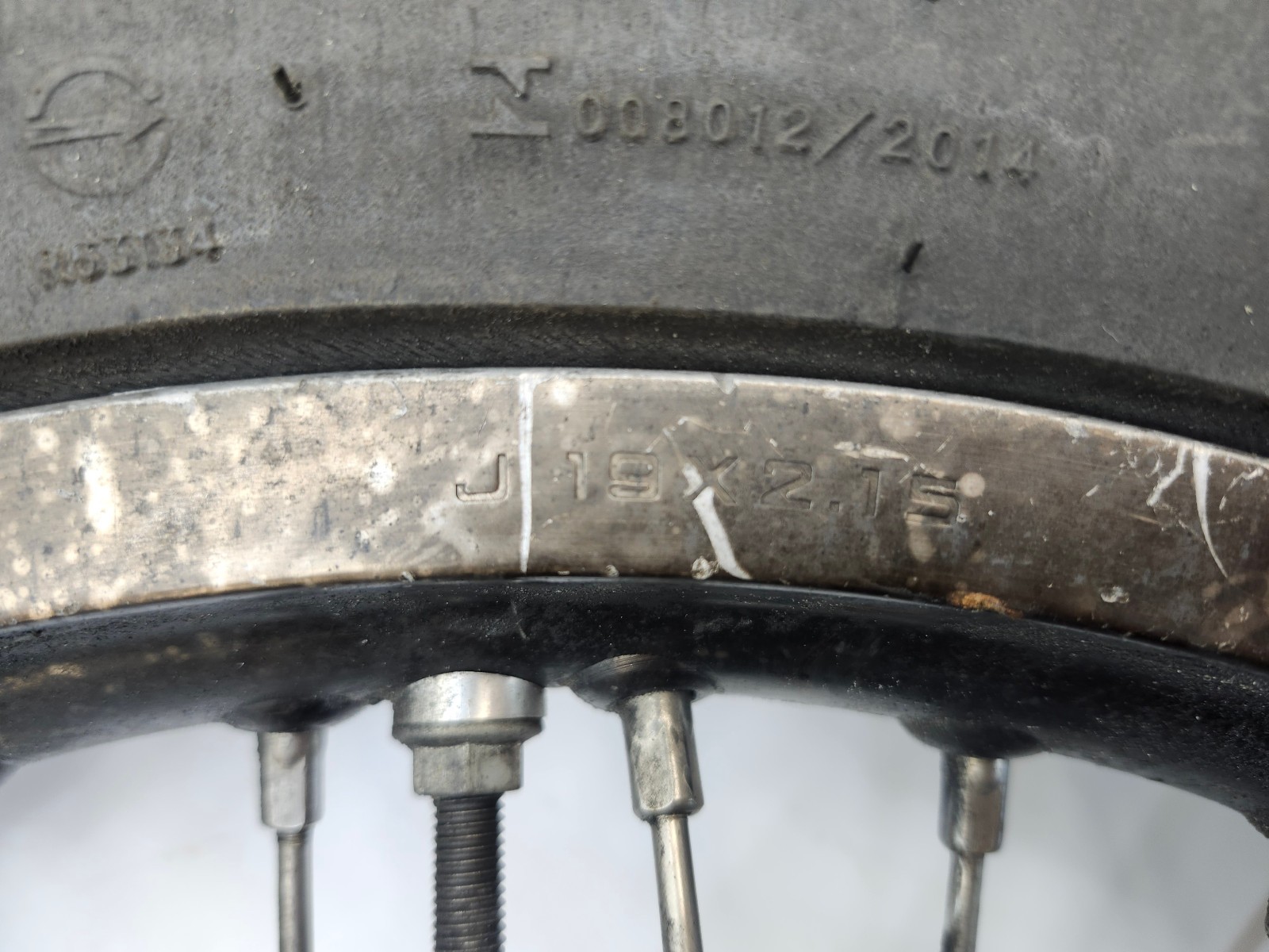 96-99 Yamaha YZ125 Rear Rim Back Wheel Tire Straight OEM 19″ Diameter 19 x 2.15