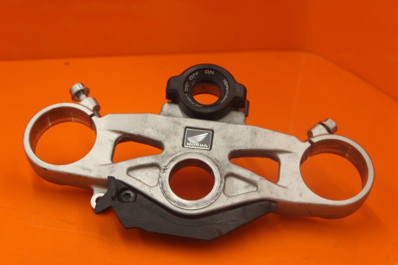 *2008* 08-11 HONDA CBR1000RR OEM FORKS UPPER TRIPLE TREE CLAMP