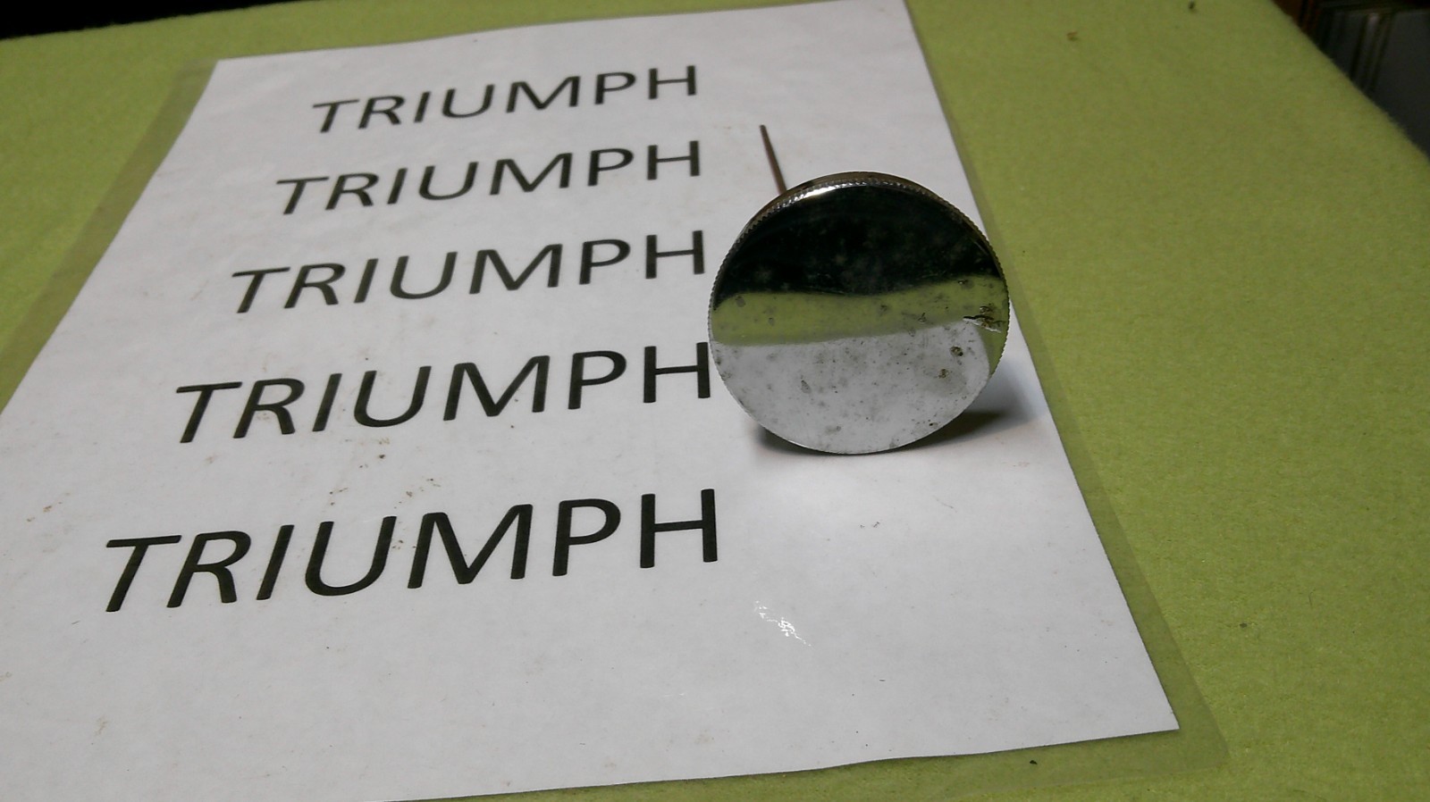 VINTAGE USED TRIUMPH OIL CAP WITH DIPSTICK 83-1651 BOX (74)