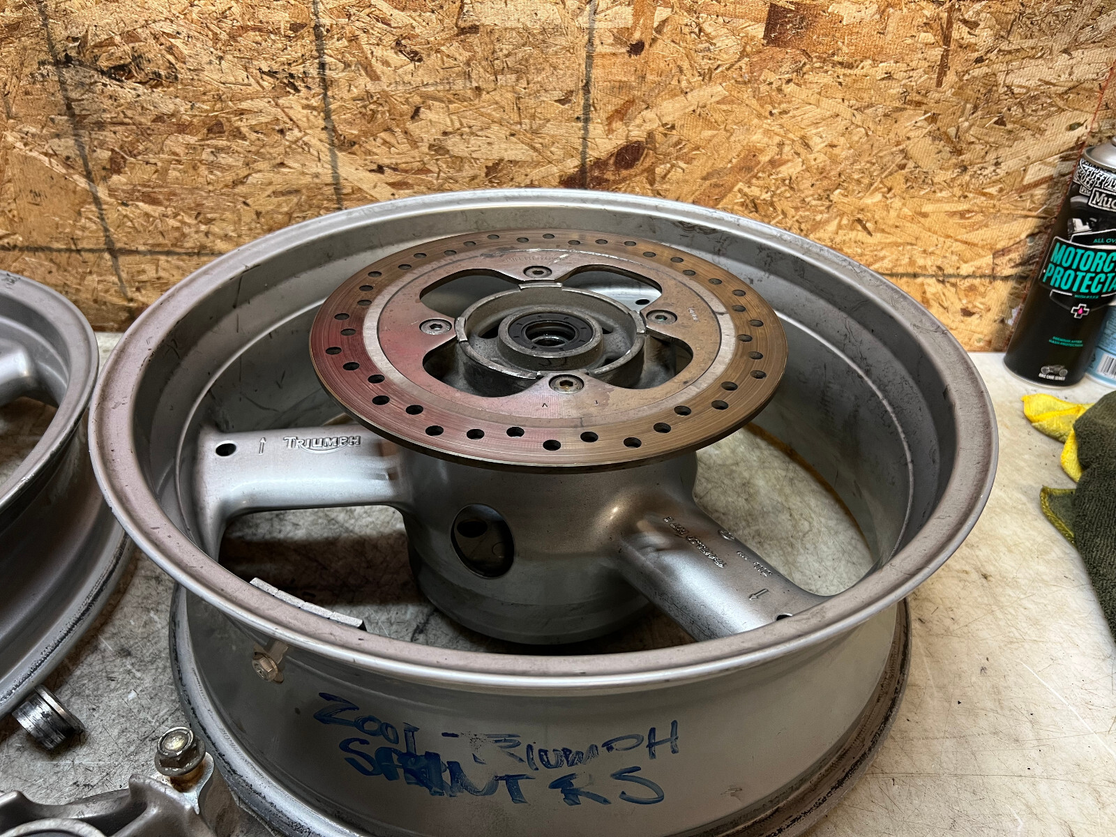 00 01 02 03 TRIUMPH DAYTONA SPRINT 955i FRONT WHEEL REAR WHEEL BACK RIM PAIR