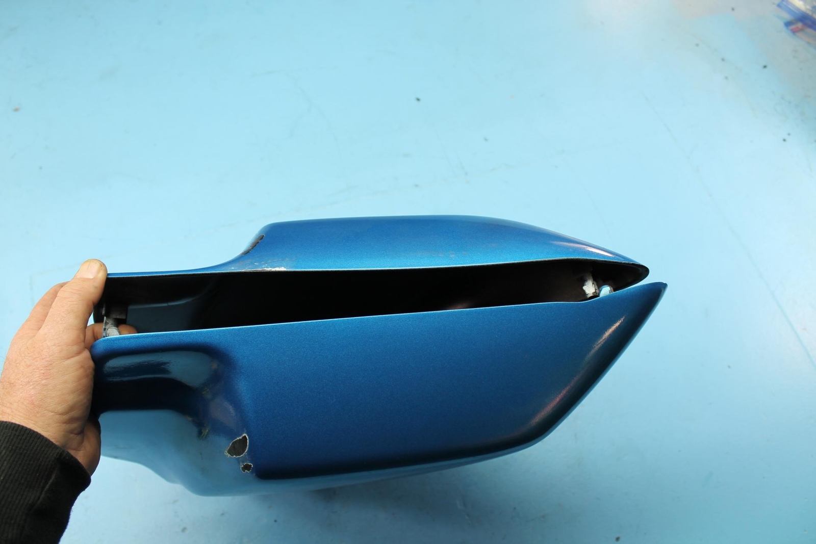 1389 06 HARLEY-DAVIDSON ELECTRA GLIDE LEFT REAR SIDE FRAME ELECTRICAL COVER