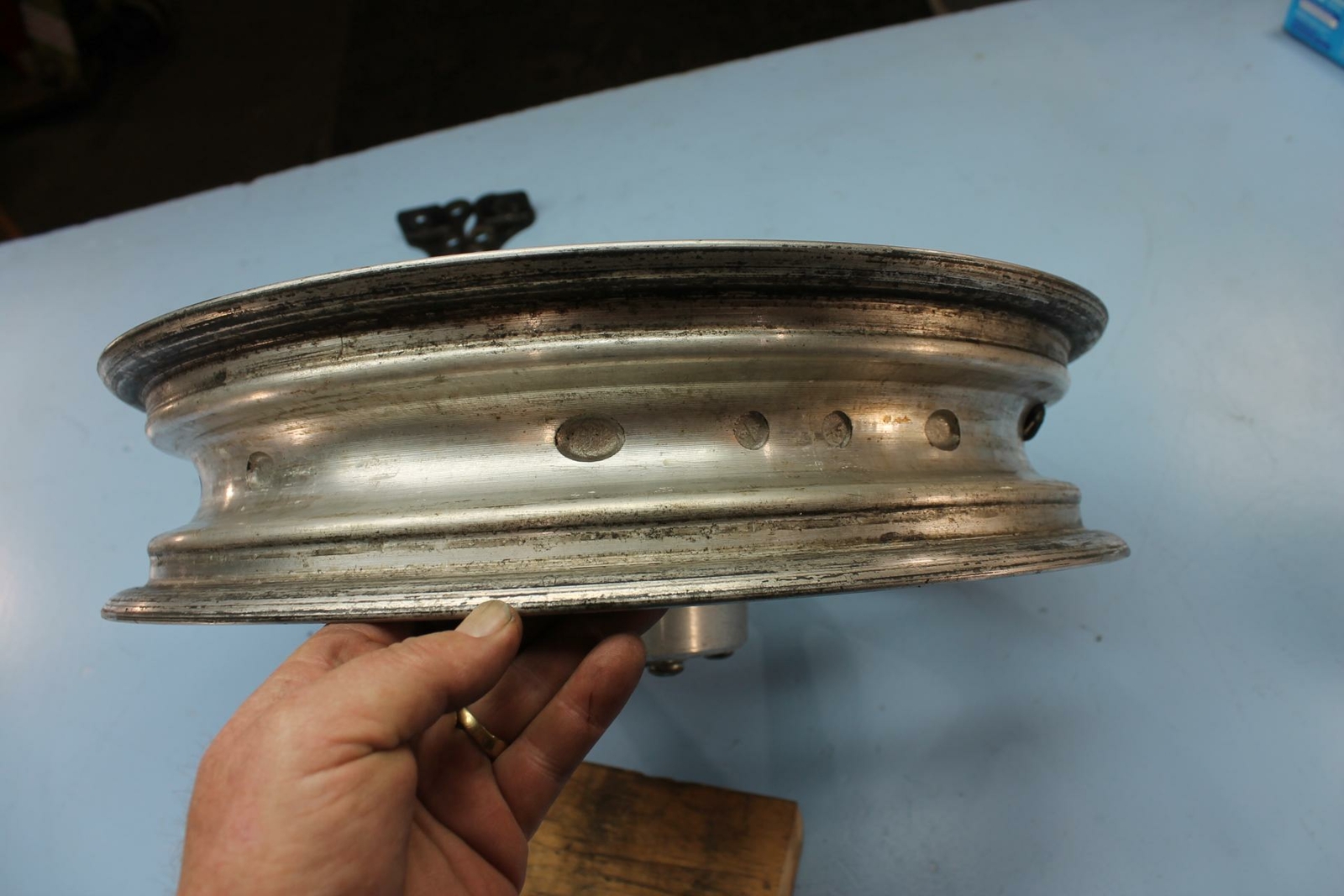 1086 03 HARLEY-DAVIDSON ELECTRA GLIDE SILVER FRONT WHEEL RIM