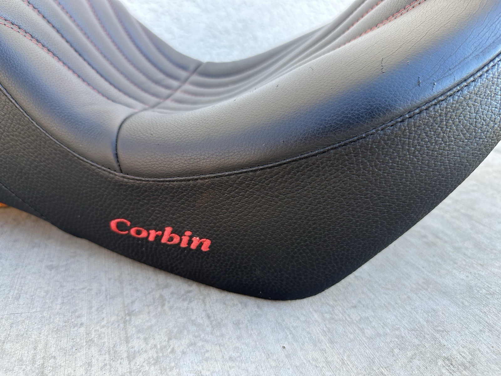 HARLEY CORBIN WIDOWMAKER SADDLE SEAT Made In USA HD-ST18-SG-DTE Red Stiching