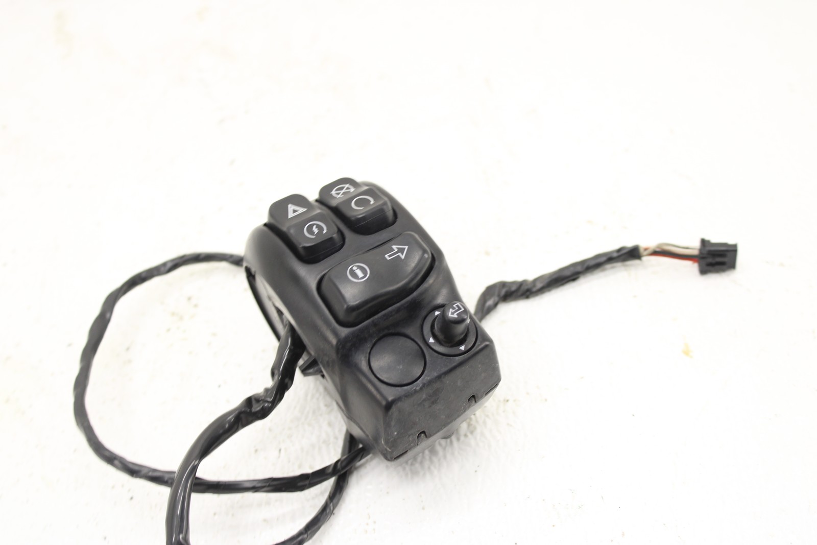 2016-2018 Harley Davidson Touring Road Electra Street Right Control Switch Pack