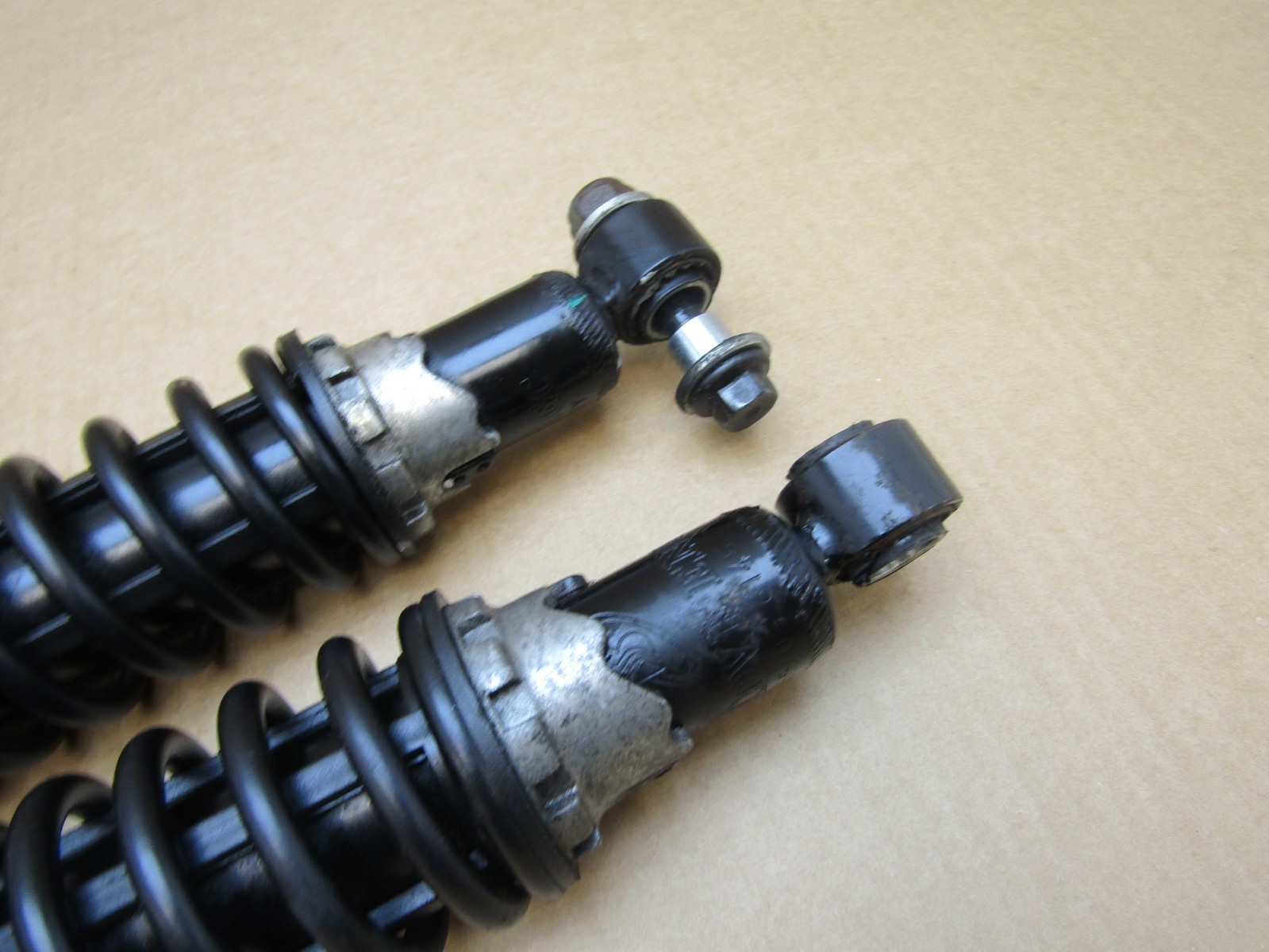 Piaggio Vespa GTS 125 Super ABS 2018 5,244 miles rear shocks pairs (11128)