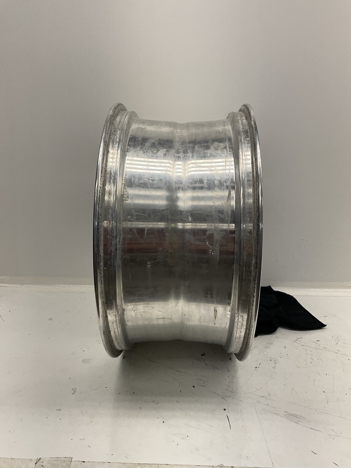 2009 victory jackpot hammer rear wheel polished 8.5 x 18 aluminum straight