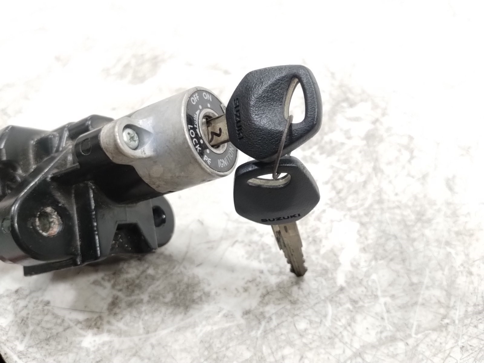 2009 1999-2010 Suzuki GZ250 Ignition Switch Lock WITH KEYS