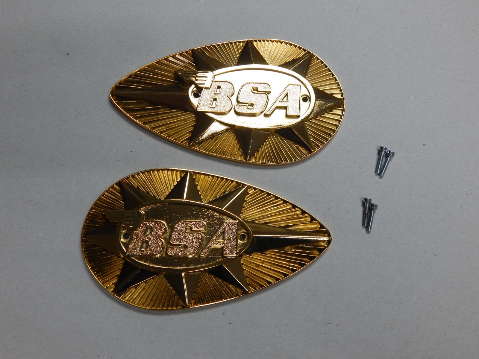 BSA OEM GAS FUEL TANK BADGES MOTIF 82-9696 82-9695 A65 1968 1969 1970 W/ SCREWS