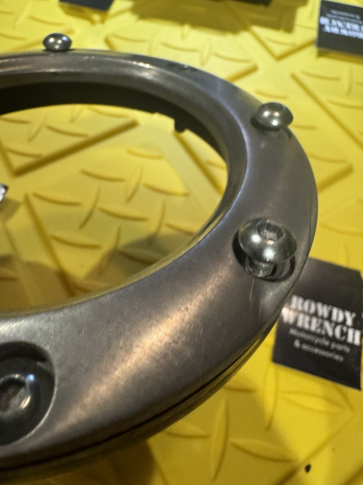Harley Dyna Center Fill Fuel Tank Gas Cap Trim Ring And Retainer Parts 2004-17