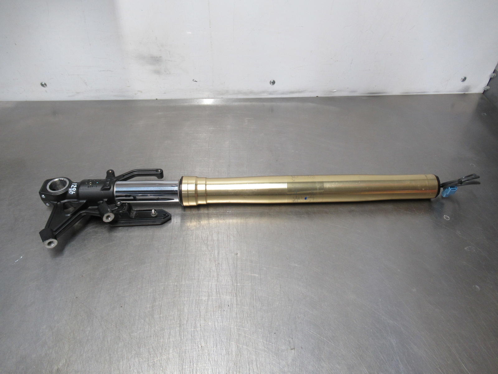 EB1286 2021 KAWASAKI Z H2 1000 ZR1000LM RIGHT HAND FORK ASSEMBLY