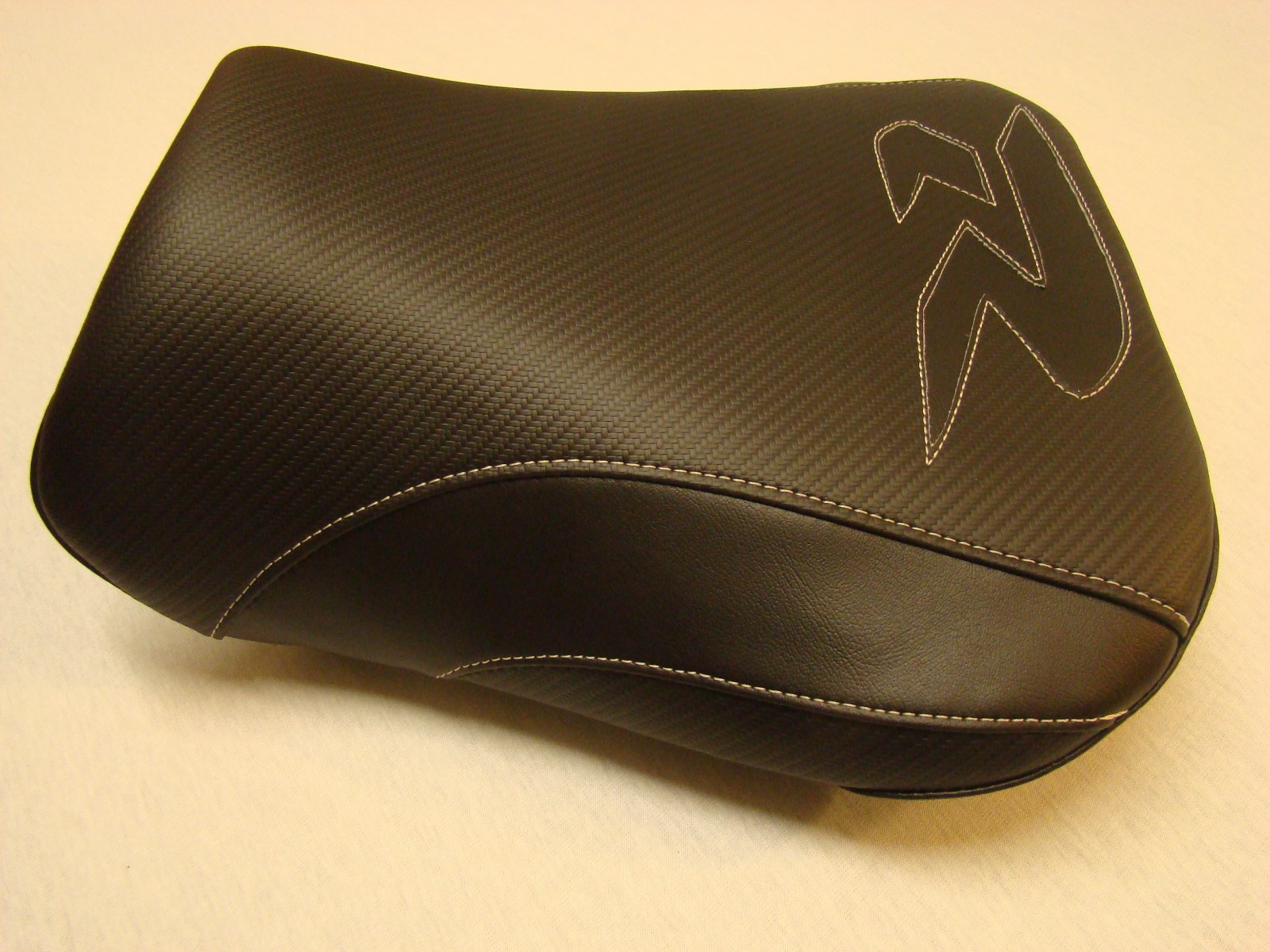 CUSTOM FRONT SEATCOVER 2004/2005 black COLOR WILL FIT SUZUKI GSX 600R/750R