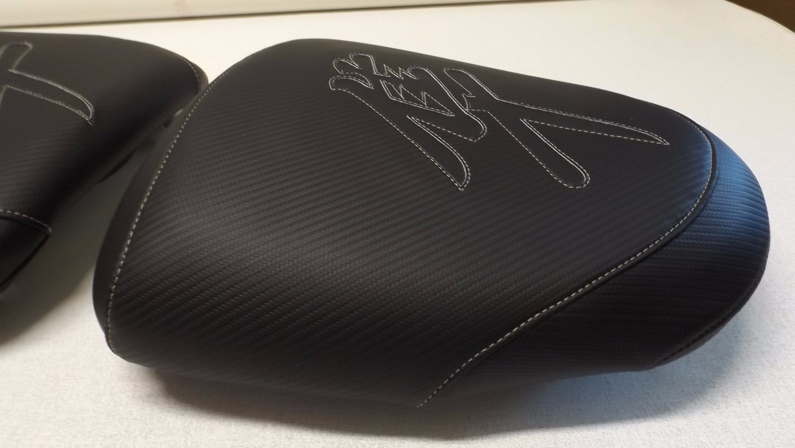 HAYABUSA 99/00/01/02/03/04/05/06/07 GSXR1300 FRONT&REAR SEAT COVERS BLACK CARBON